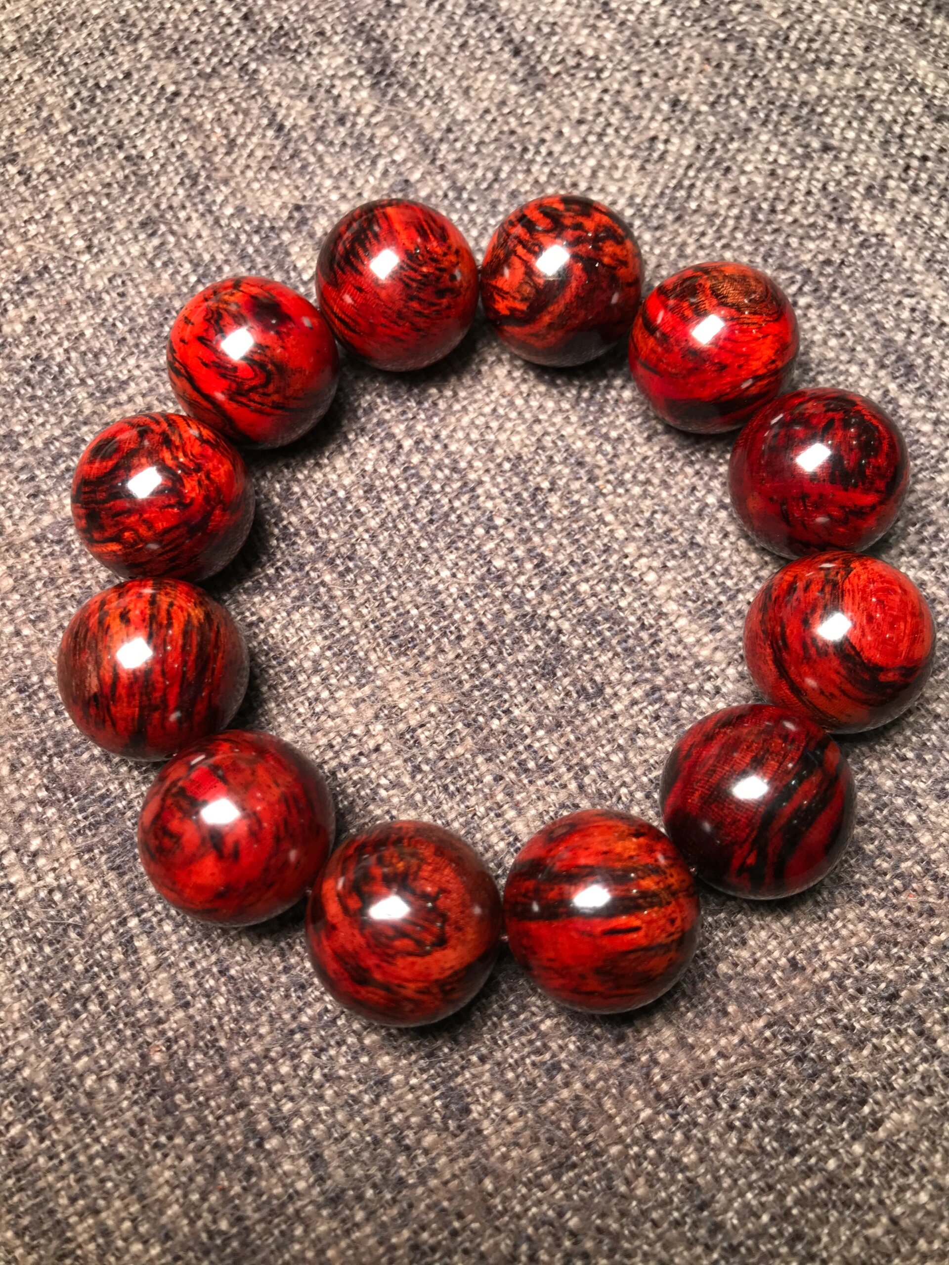 0一条 海南木本降真香,伽南香,花梨公,红降佛珠手串 学名:海南黄檀