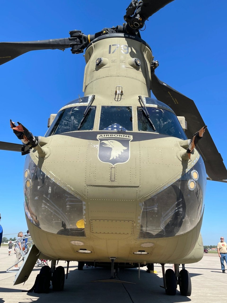 重型直升机 ch-47d 支奴干 在县上的小型航展上近距离接触"支奴干".ch