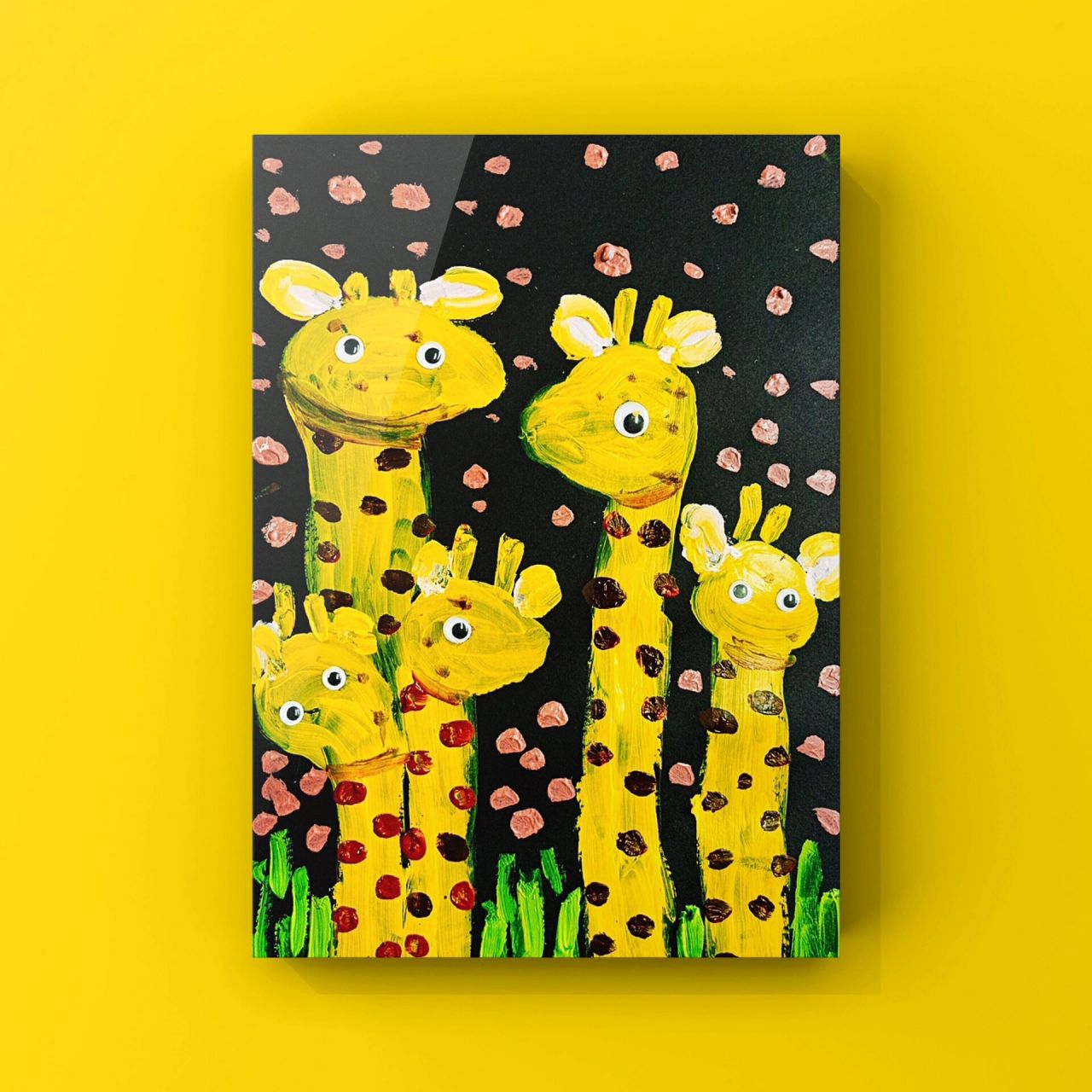 《可爱的长颈鹿00》/3-4岁小班美术课程 材料:黑卡纸,水粉颜料,活动