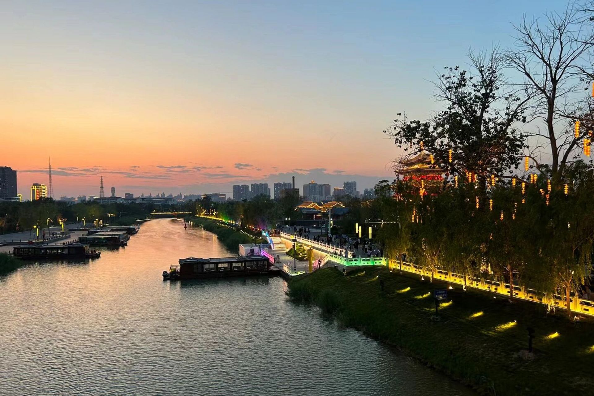 这么近那么美周末到河北 沧州大运河  我是如此靠近这条河,清澈的河水