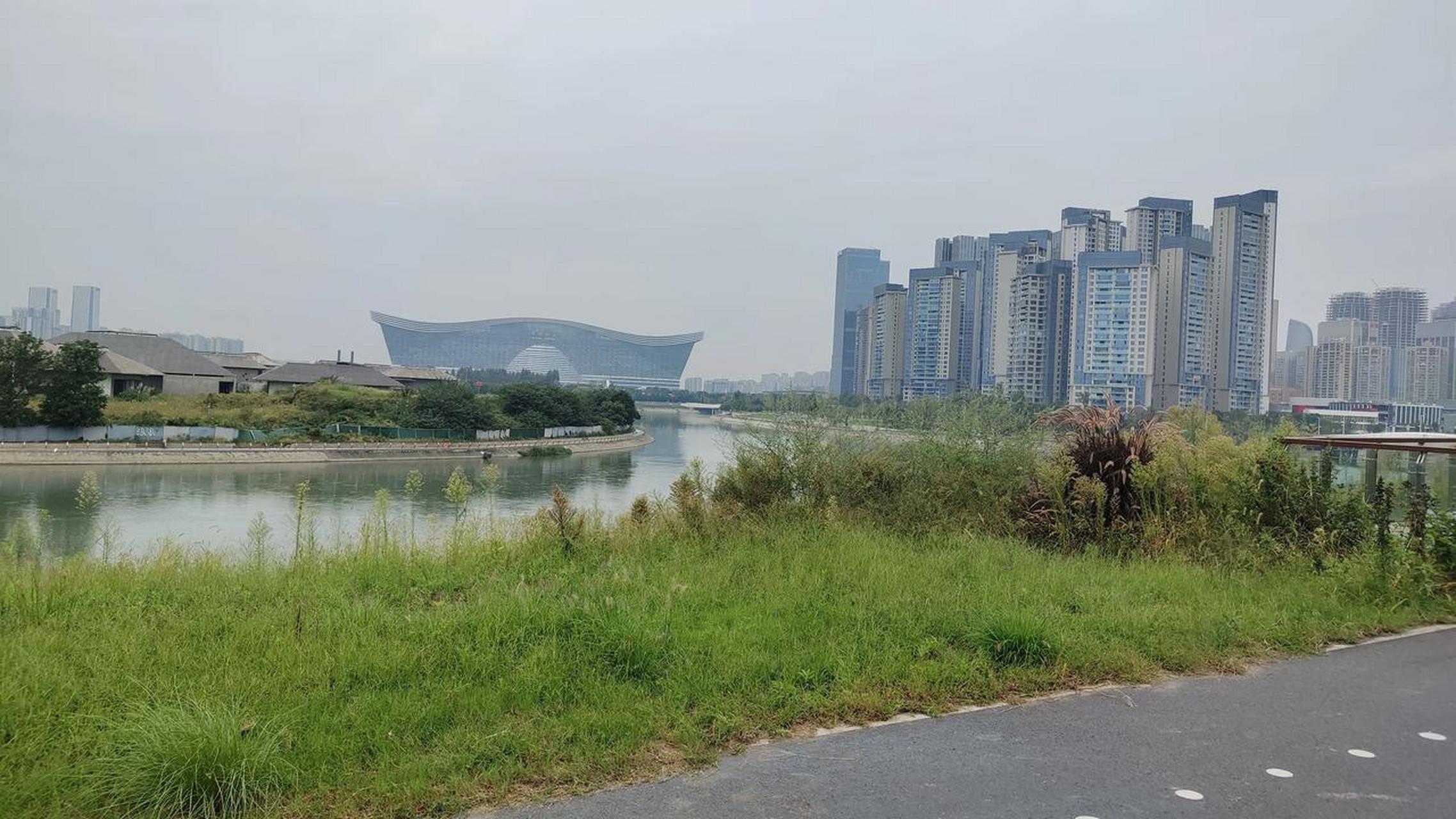 中和溼地公園遊玩攻略: 中和溼地公園位於成都市高新區中和街道南端