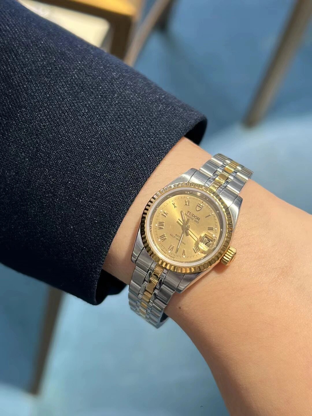 帝舵公主系列女士机械表,表盘带钻日历显示,好看的罗马数字显示,专柜