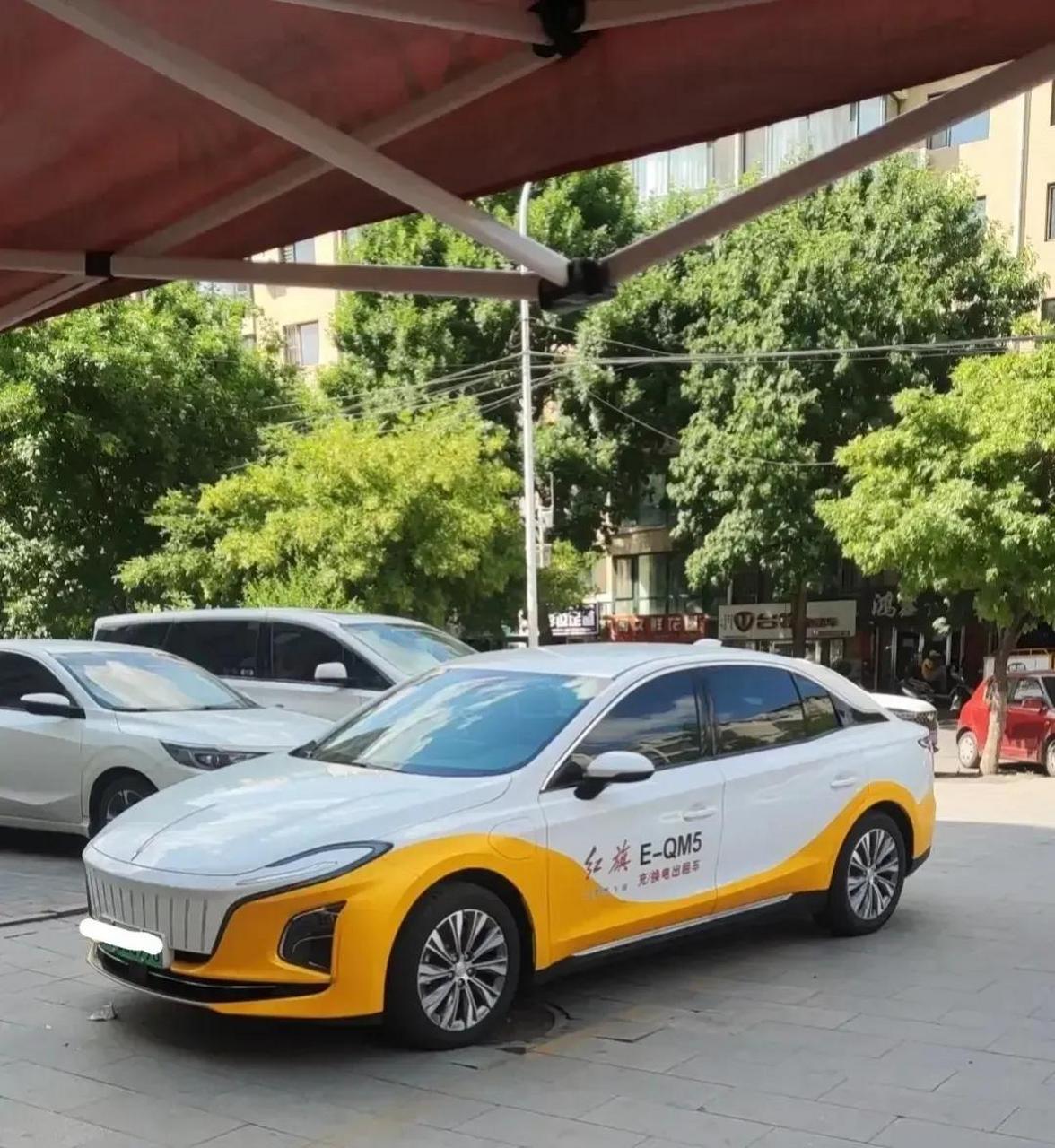 沈阳红旗电动出租车来了!