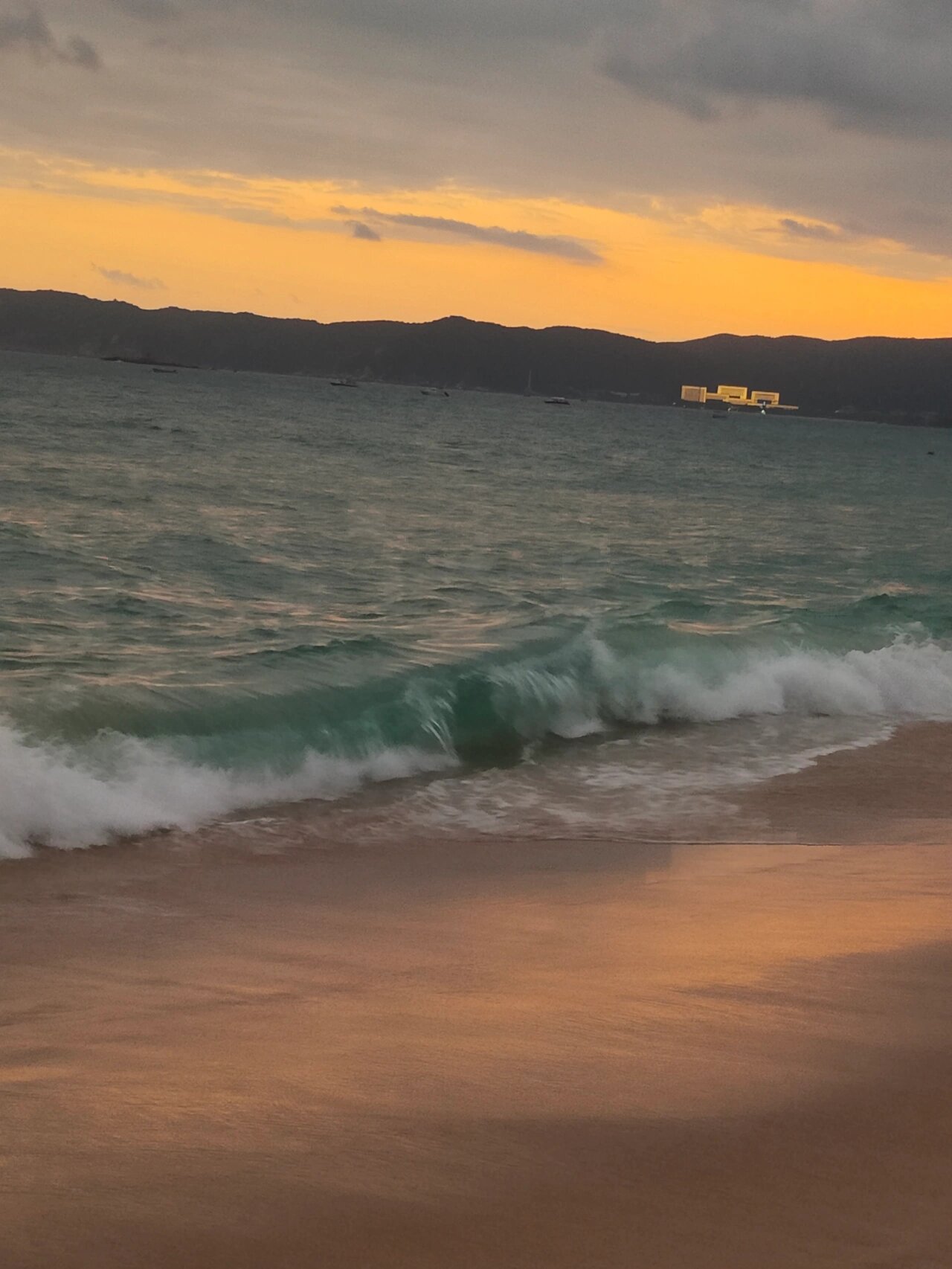 海南三亚目前最小众的海滩