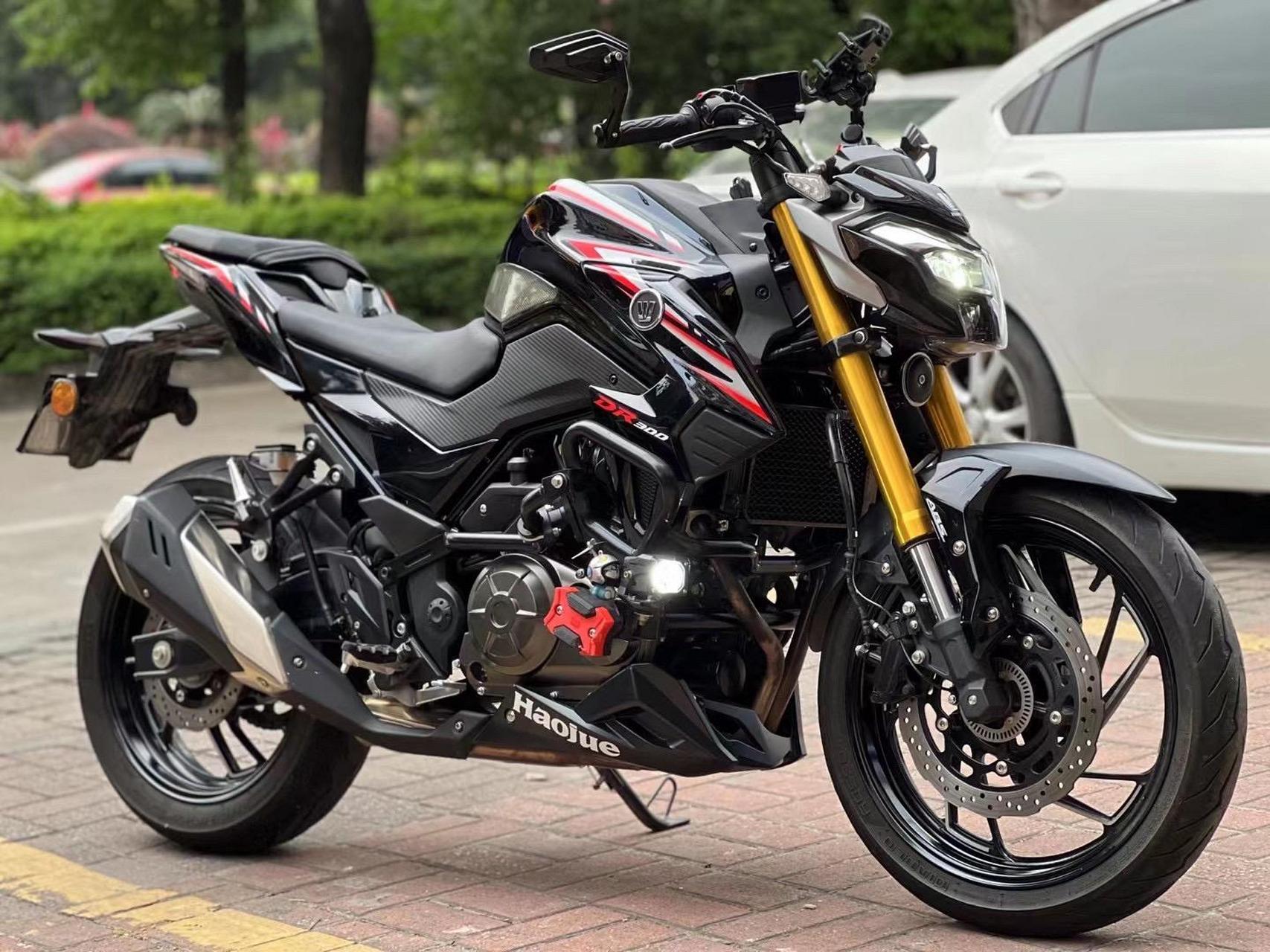 21豪爵dr300   行驶了6000公里 加装护杠/防摔棒/手机支架 / 手把镜