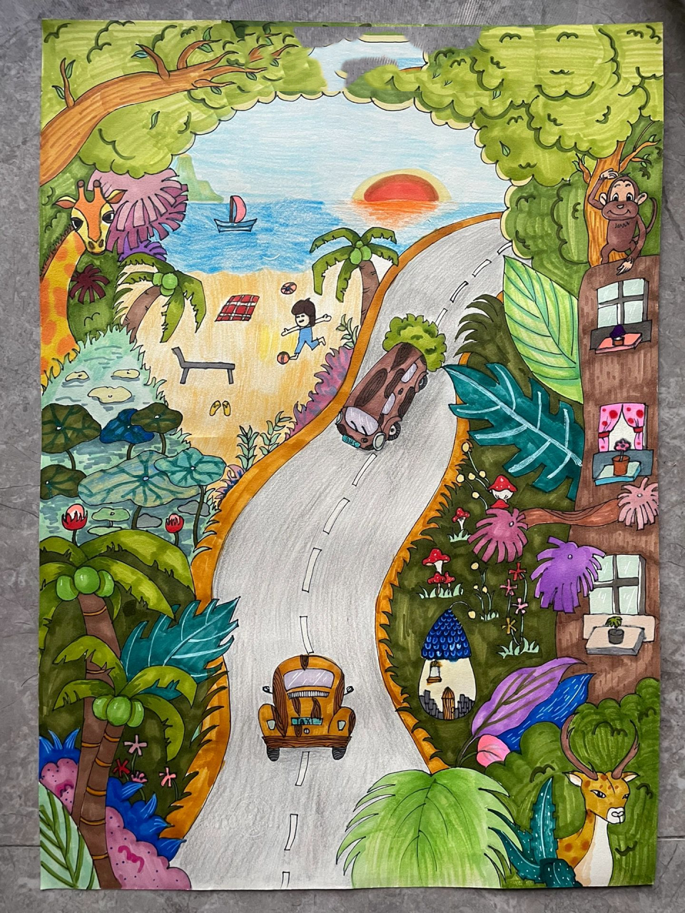 孩子学校留的美术绘画《心中的森林城市》和《喜迎二十大,携手自贸港