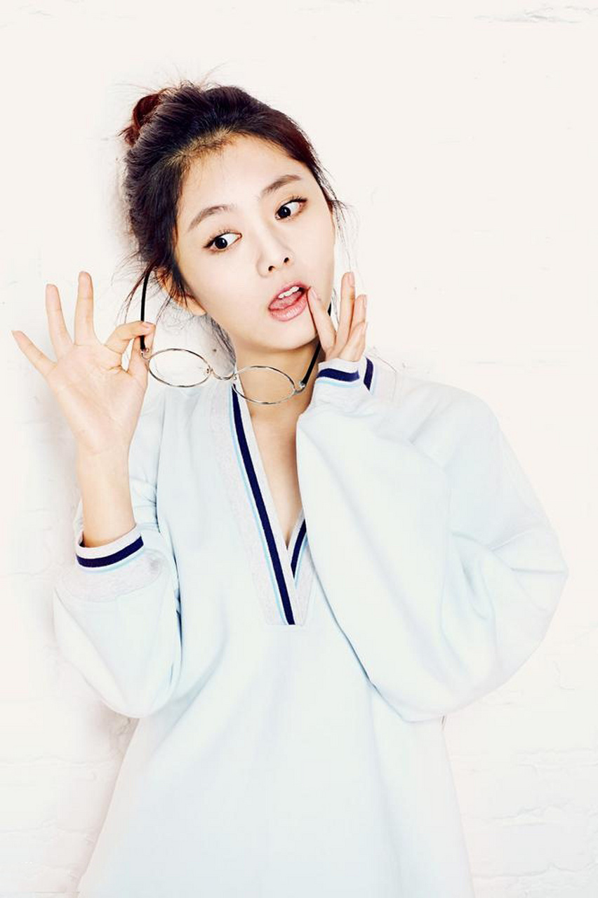 谭松韵|俏皮丸子头,明朗少女