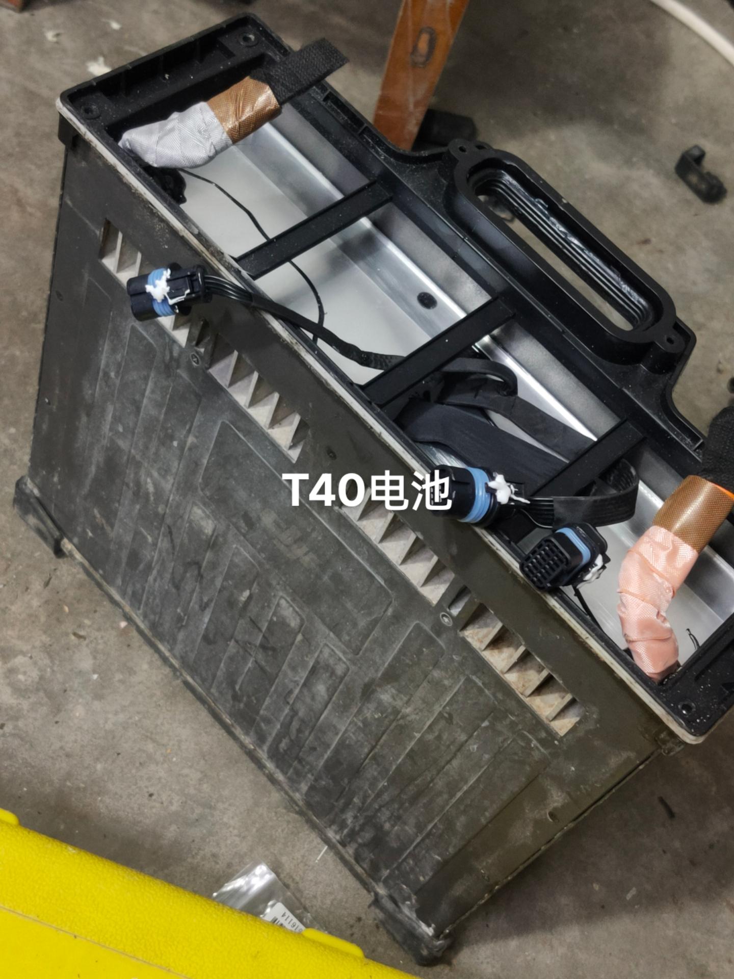 大疆t30t40电池插口更换拆起来不费劲主要是电路板过孔里面的锡比较