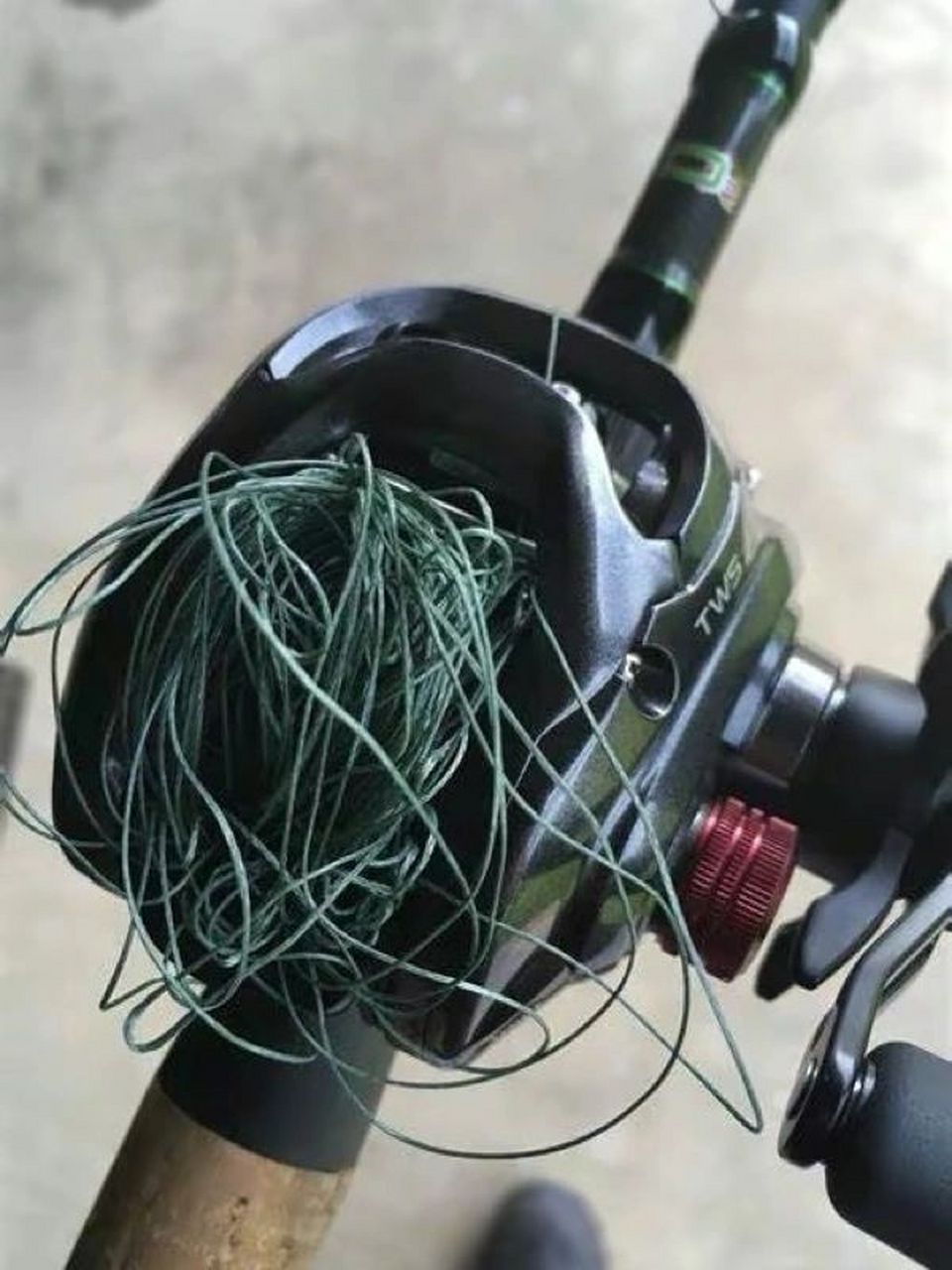 炫酷,不用来回拨动线挡,精准指哪打哪,成为新生代路亚钓友渔轮首选