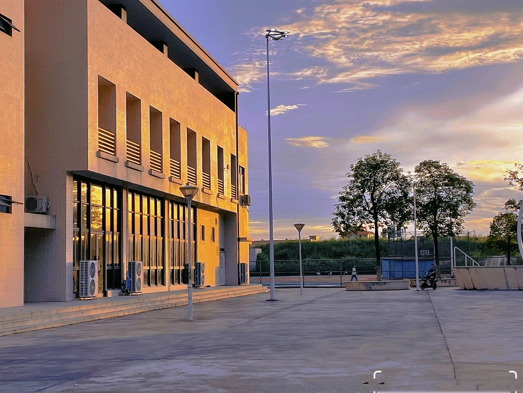 广东技术师范大学——白云校区 又是一年毕业季 祝愿各位毕业的师兄