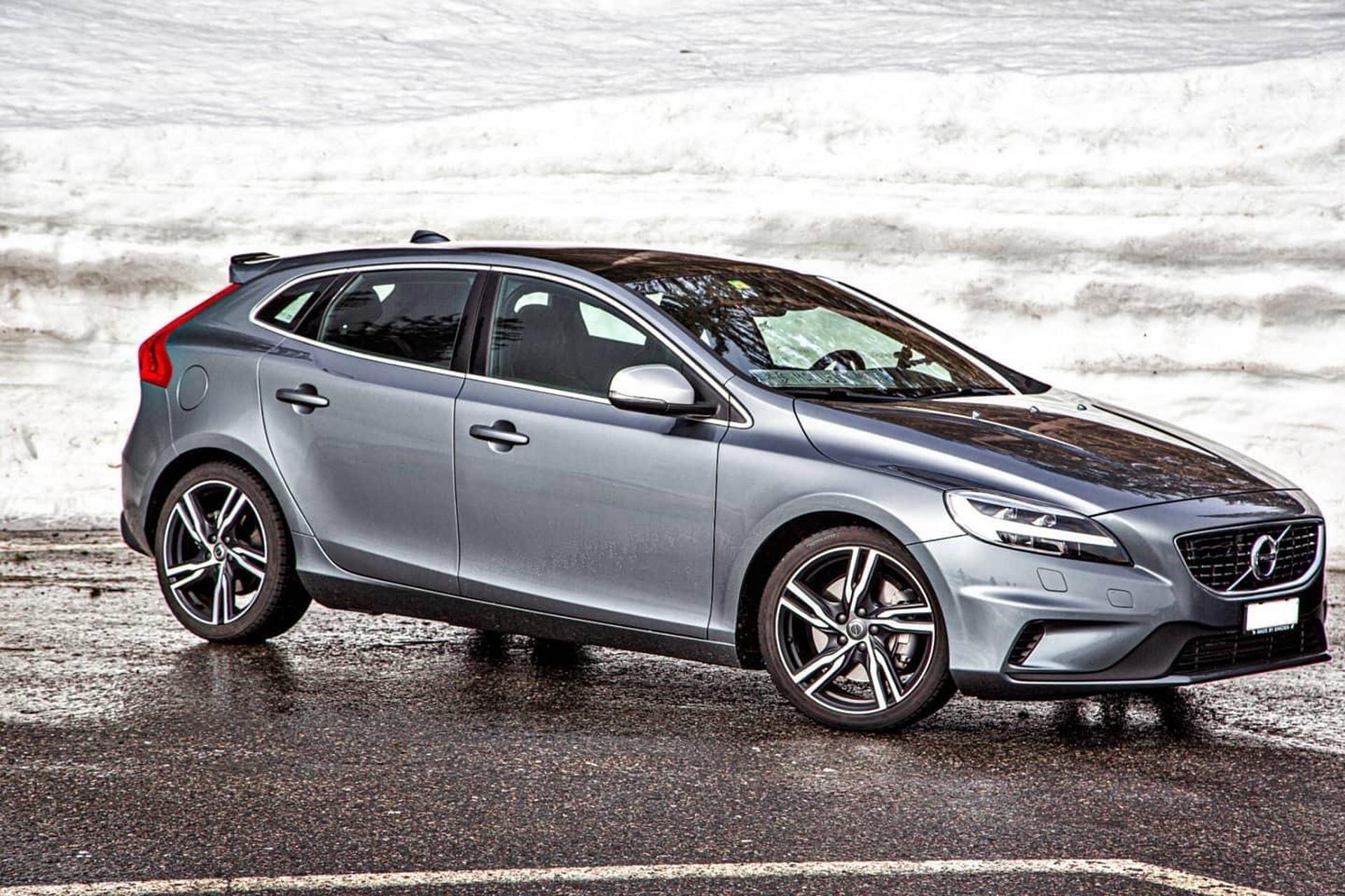 沃尔沃v40是正儿八经的旅行车.