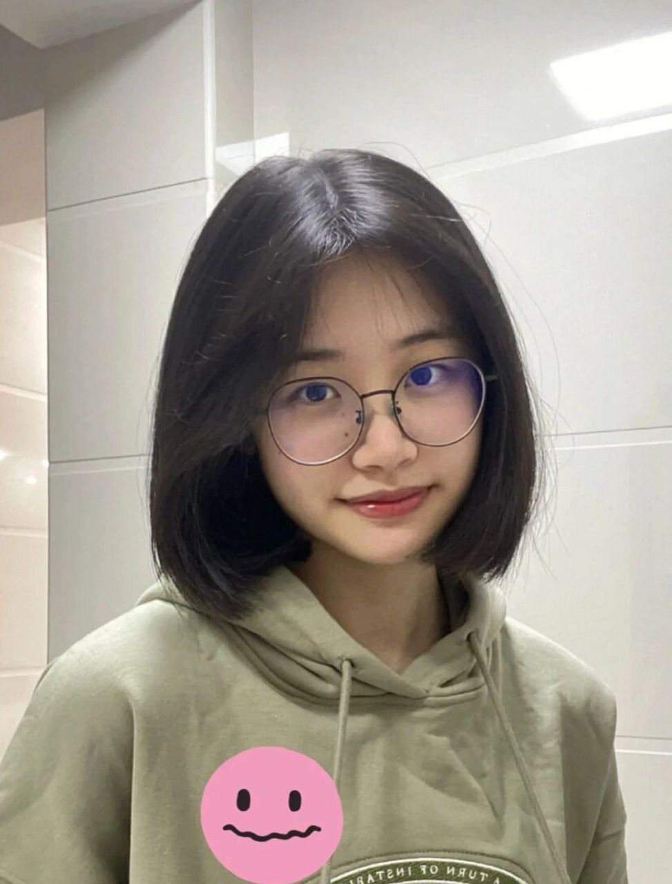 完了 短发剪完居然让闺蜜认为是小学生 这款发型很减龄感觉清新自然又