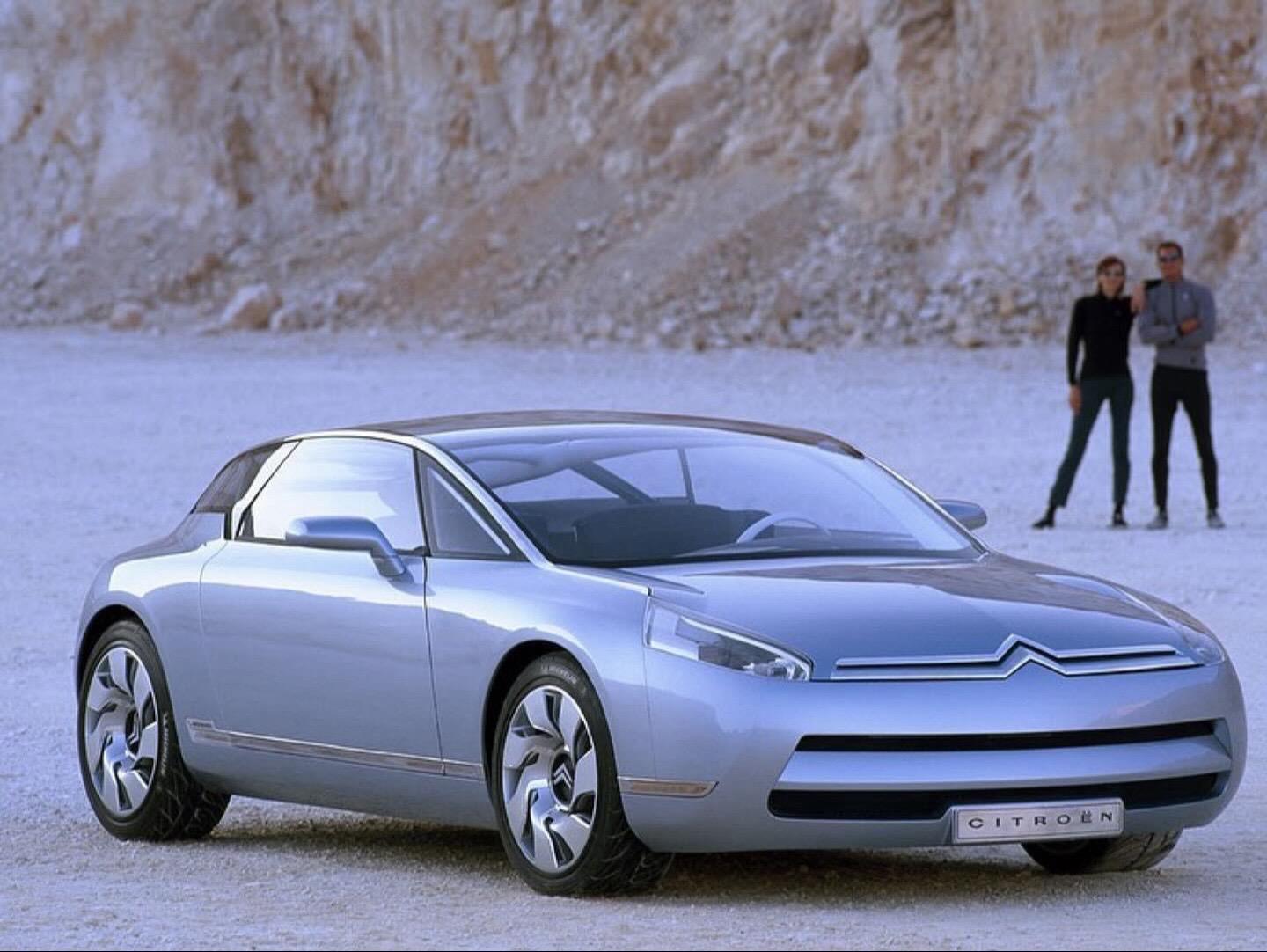 2002雪铁龙c-airdream概念车 雪铁龙c-airdream是由法国汽车公司psa