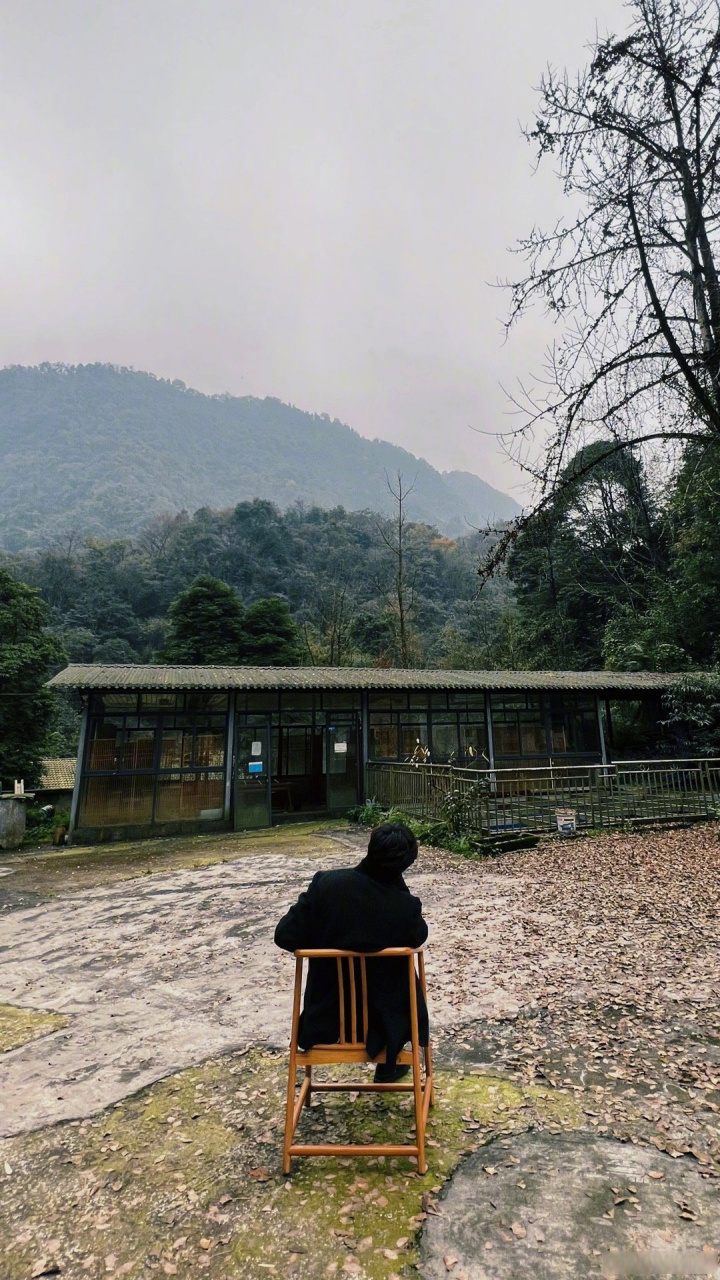 演员的番外# 背影就能感觉到 一个气质不俗的帅哥