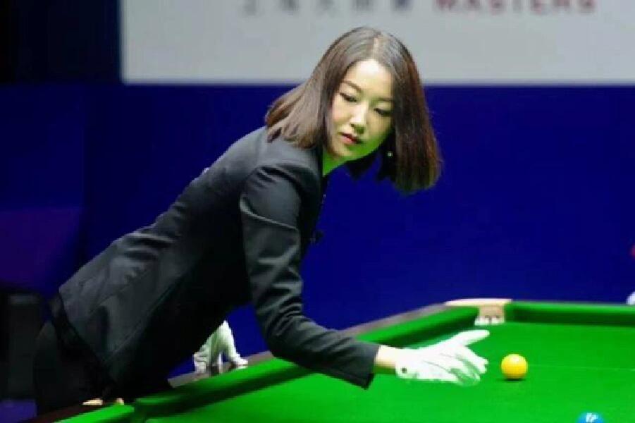 中国斯诺克界的"三大美女"裁判 诸瑛,国内目前唯一的顶级女裁判,2008