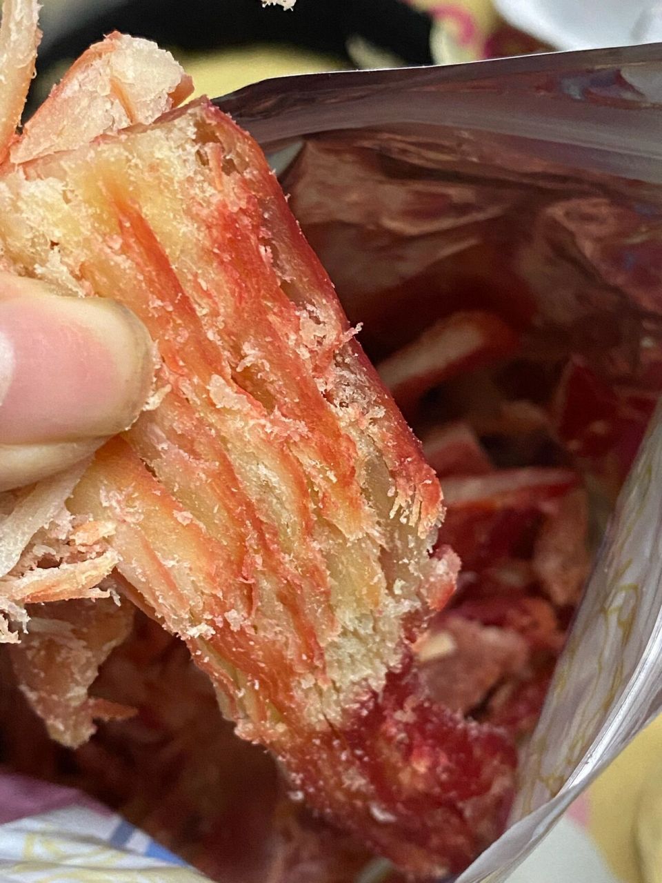 我买的是鱿鱼碎块一斤16块多 啊这,这么便宜还不买就不是省钱的猪猪