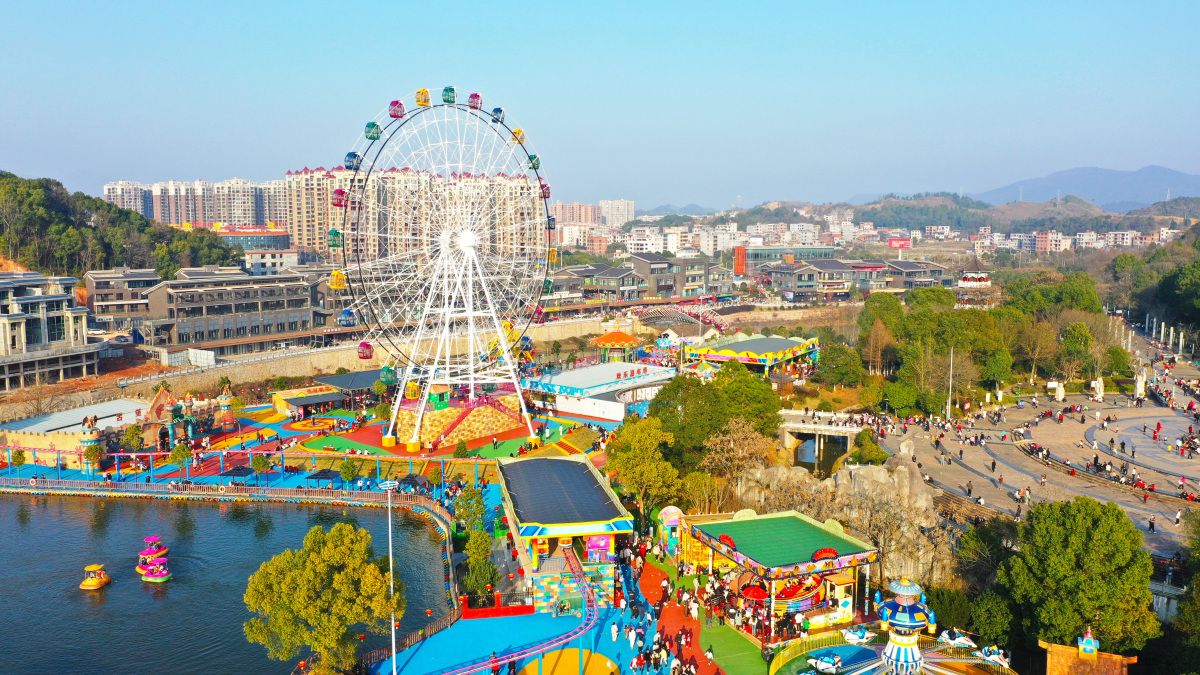 首先,欢乐谷无人机倒数跨年,想想都激动!