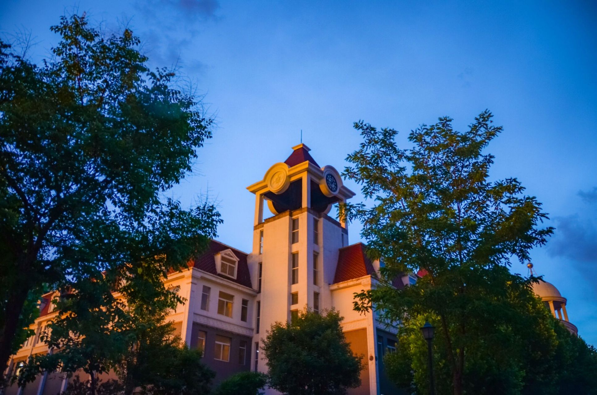 山西晋中理工学院介绍0909 979797今天我要向大家介绍一所