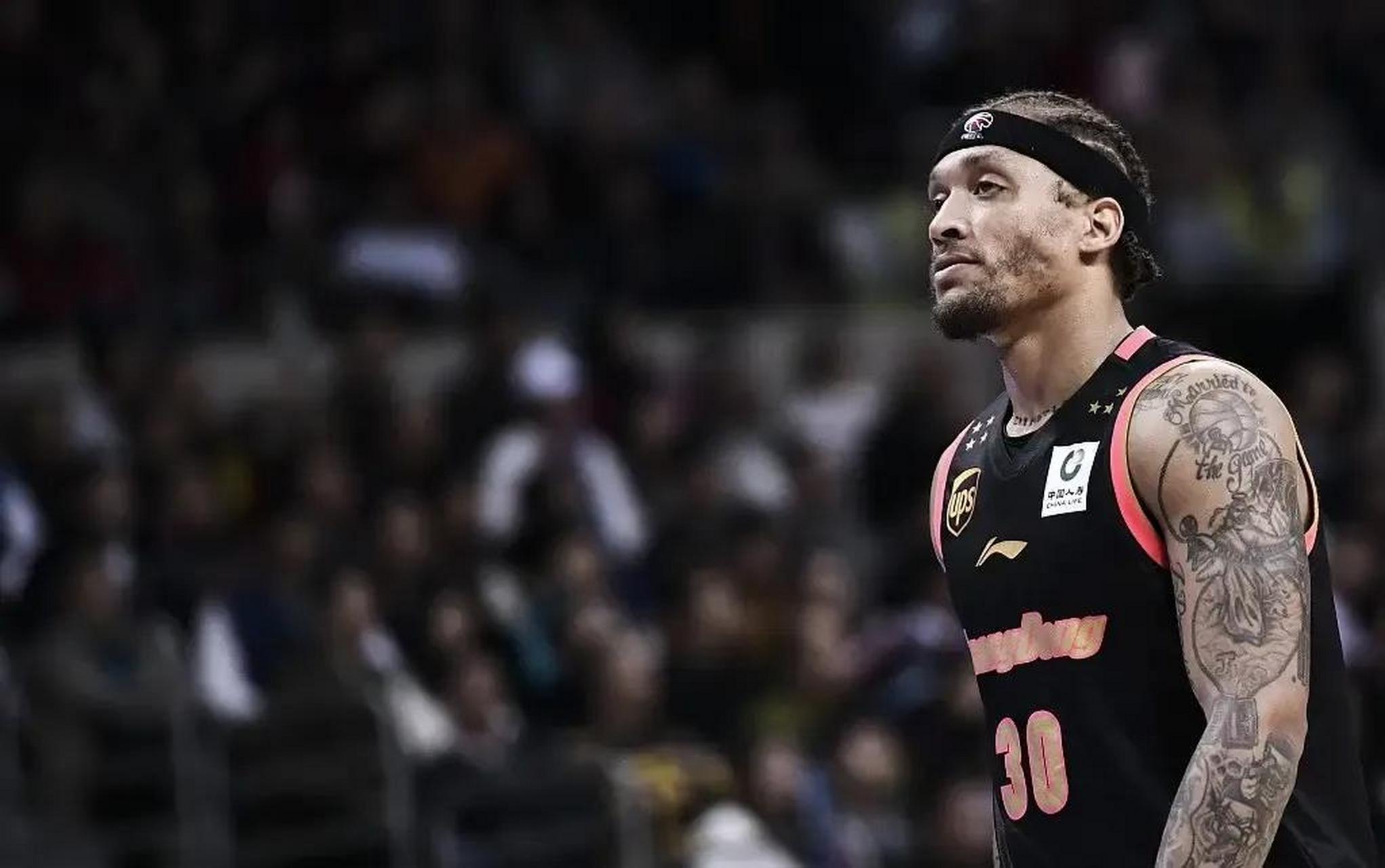 还记得连长布鲁尔吗 在最近结束的big3联赛里 bivouac队的科里-布鲁尔