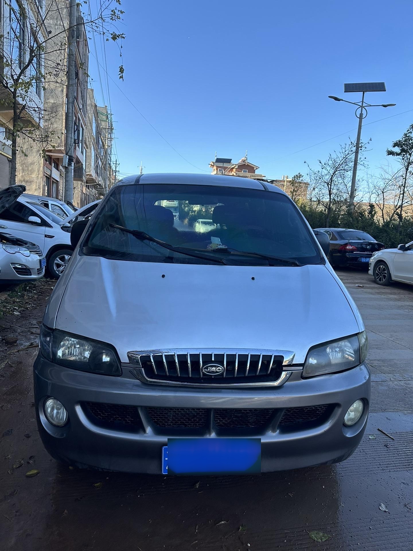 江淮瑞风,大商务车,七座,现代发动机,后排座椅可以吊起来,中排可以360