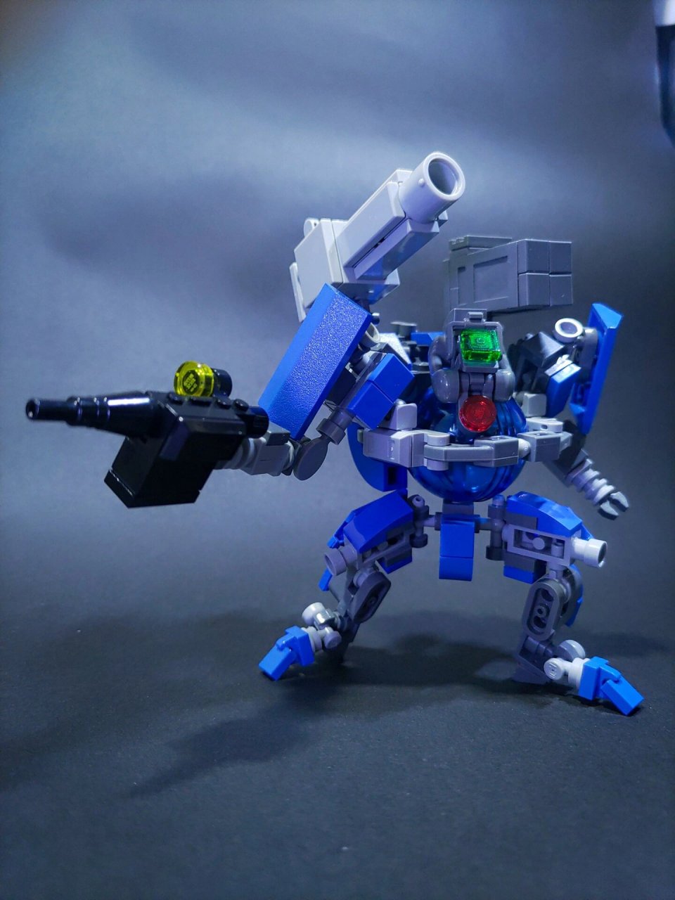 blueblitz:给蓝军打造小型乐高突袭机甲 今天给大家带来的是.