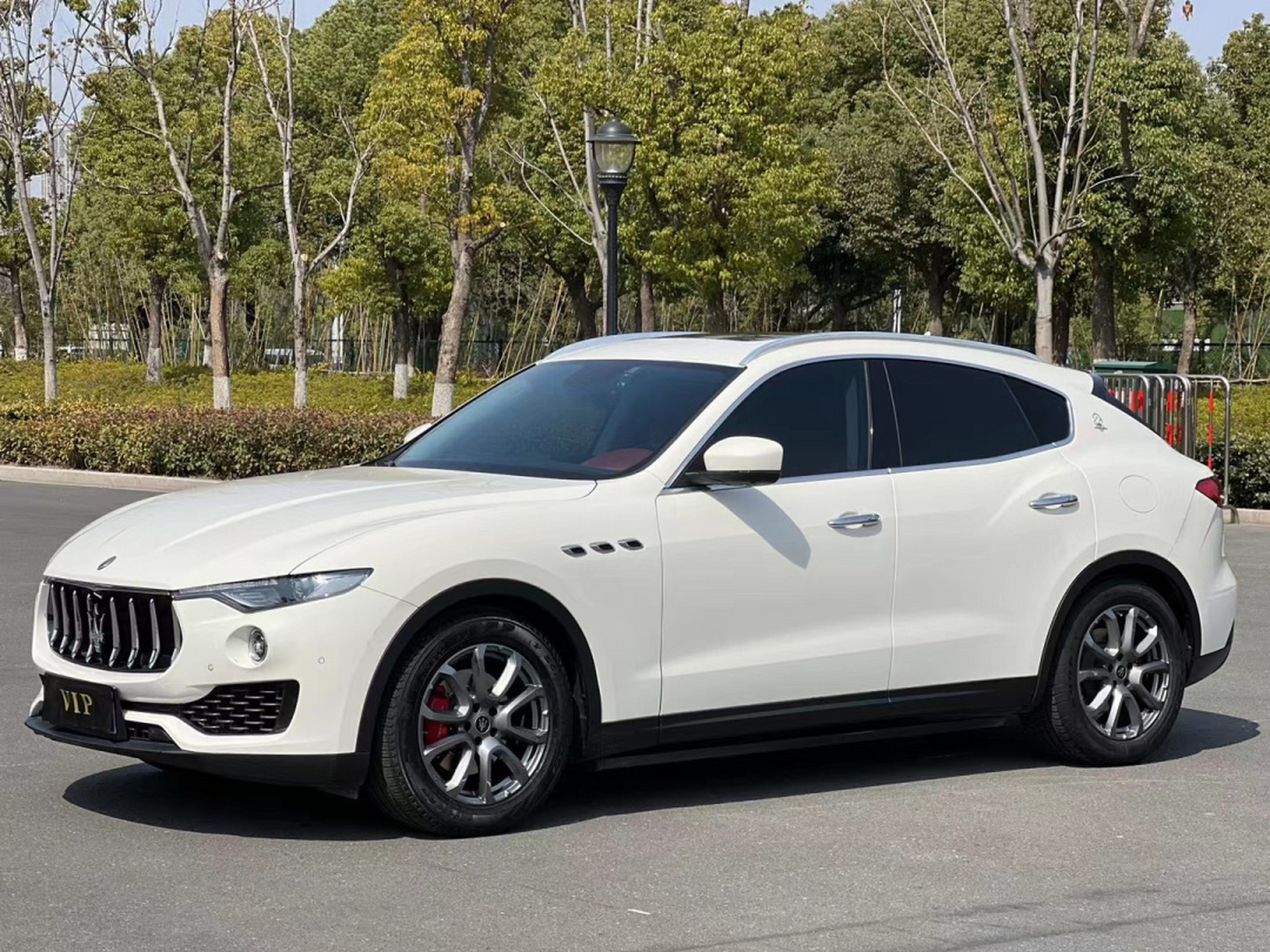 21年上牌玛莎拉蒂莱万特 3.0t排量 行驶2.