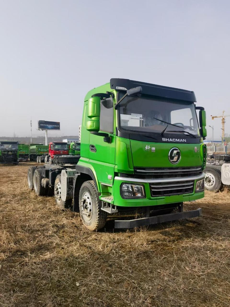 2米陕汽轩德翼6前四后八每天推荐好车 土方运输