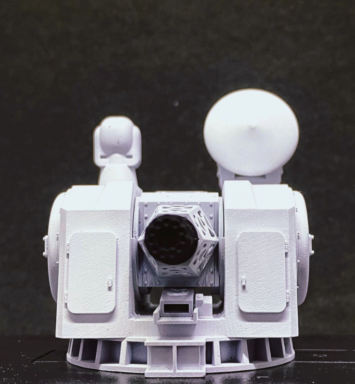 1130近防炮 h/pj-11型11管30毫米舰炮(简称:1130近防炮),是中国研制的