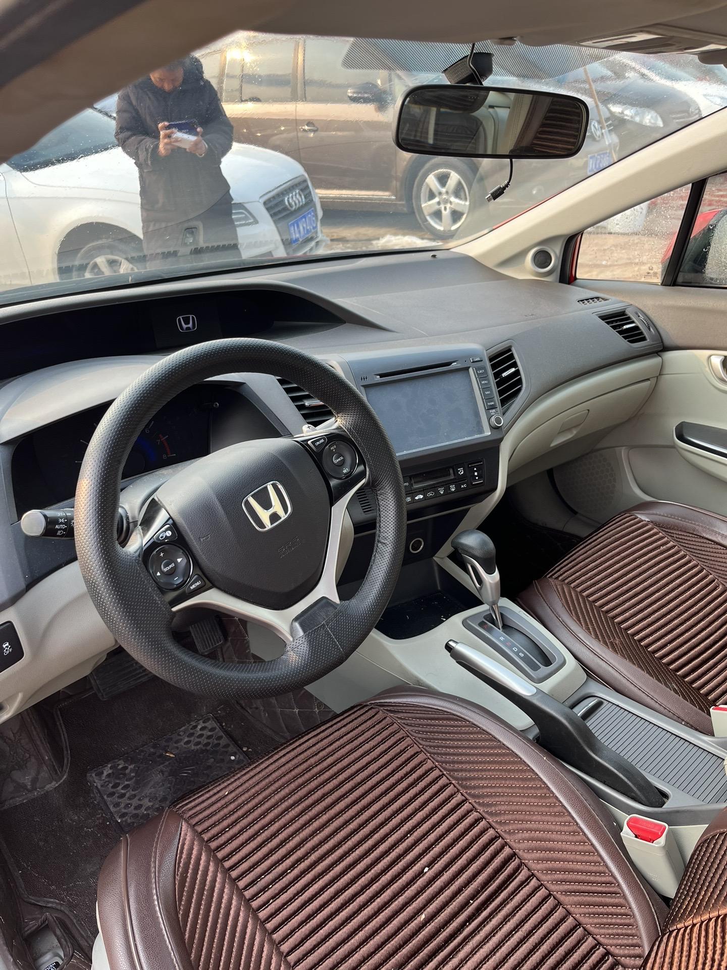 思域内饰2013款本田思域豪华版原车导航自动挡小车的车内图片大全2013