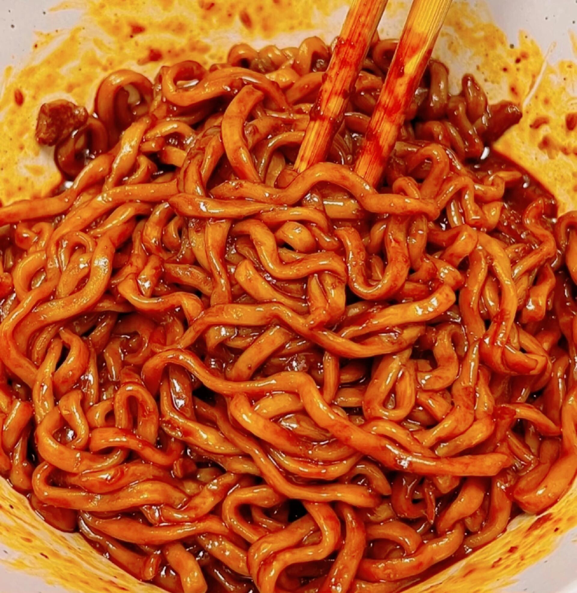 夜深了,你的火鸡面又来了!