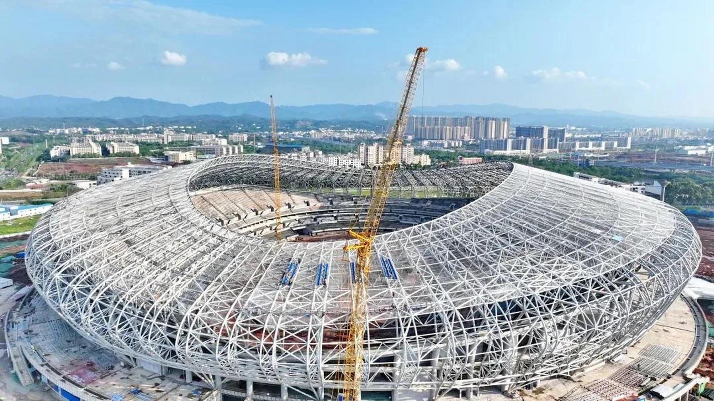 赣州"鸟巢"建设进度刷新 赣州市全民健身中心综合体育场位于赣州蓉江