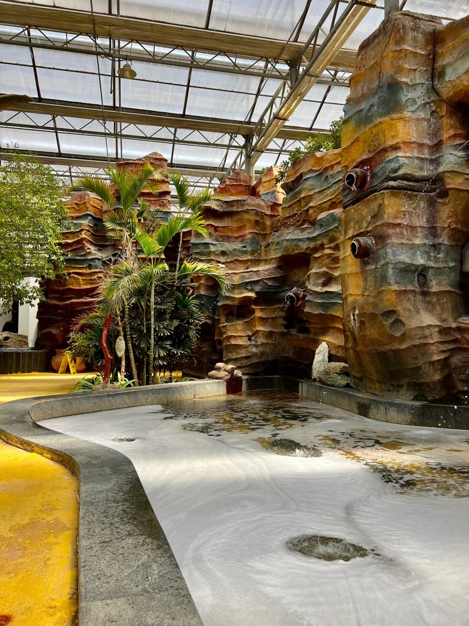 银川出行|沙温泉度假村室内温泉 9515 沙温泉度假村位于宁夏银川