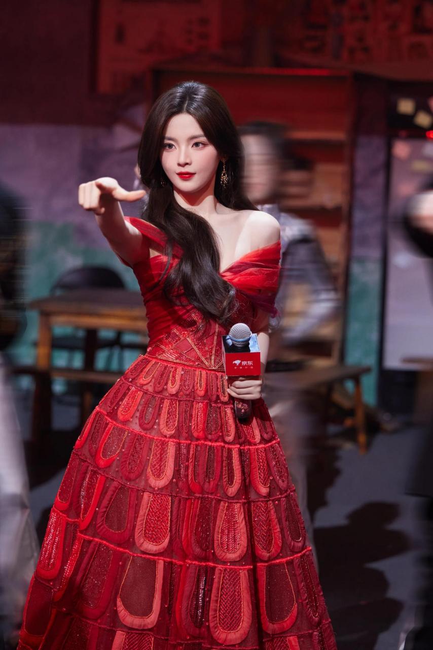 杨超越舞台照,元气满满美少女,好养眼!