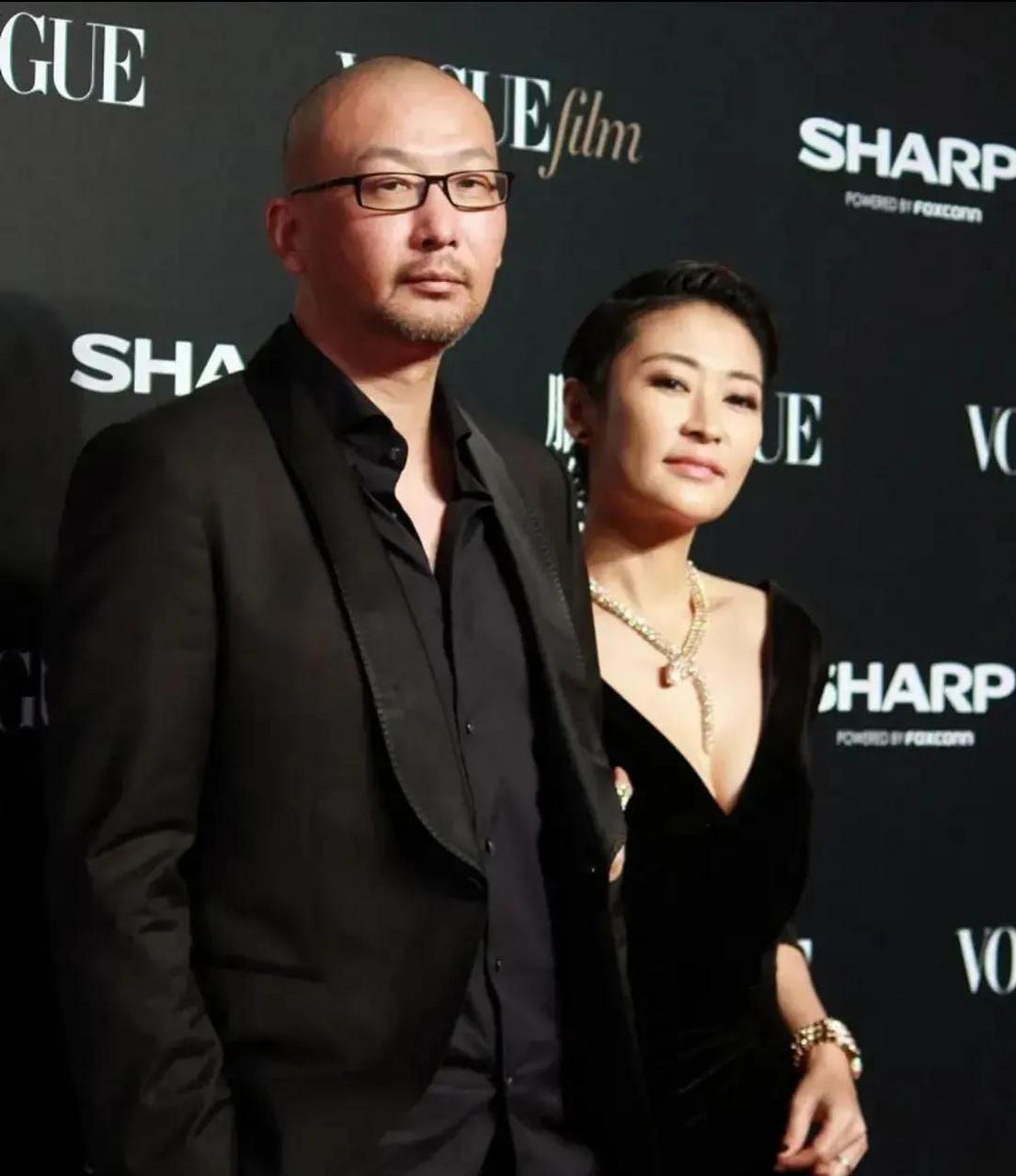 那英,梁静英国看歌剧被偶遇!