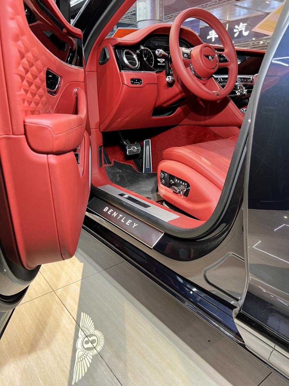 二百多 选宾利 还是选 大g