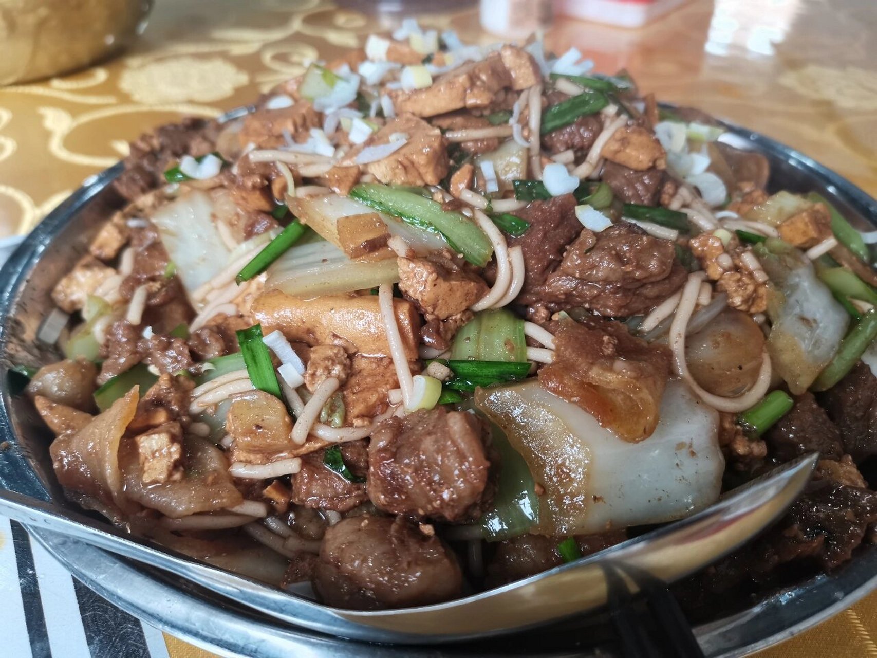 乌审旗探店～牛肉烩菜 有捞米饭,米汤,味道不错!