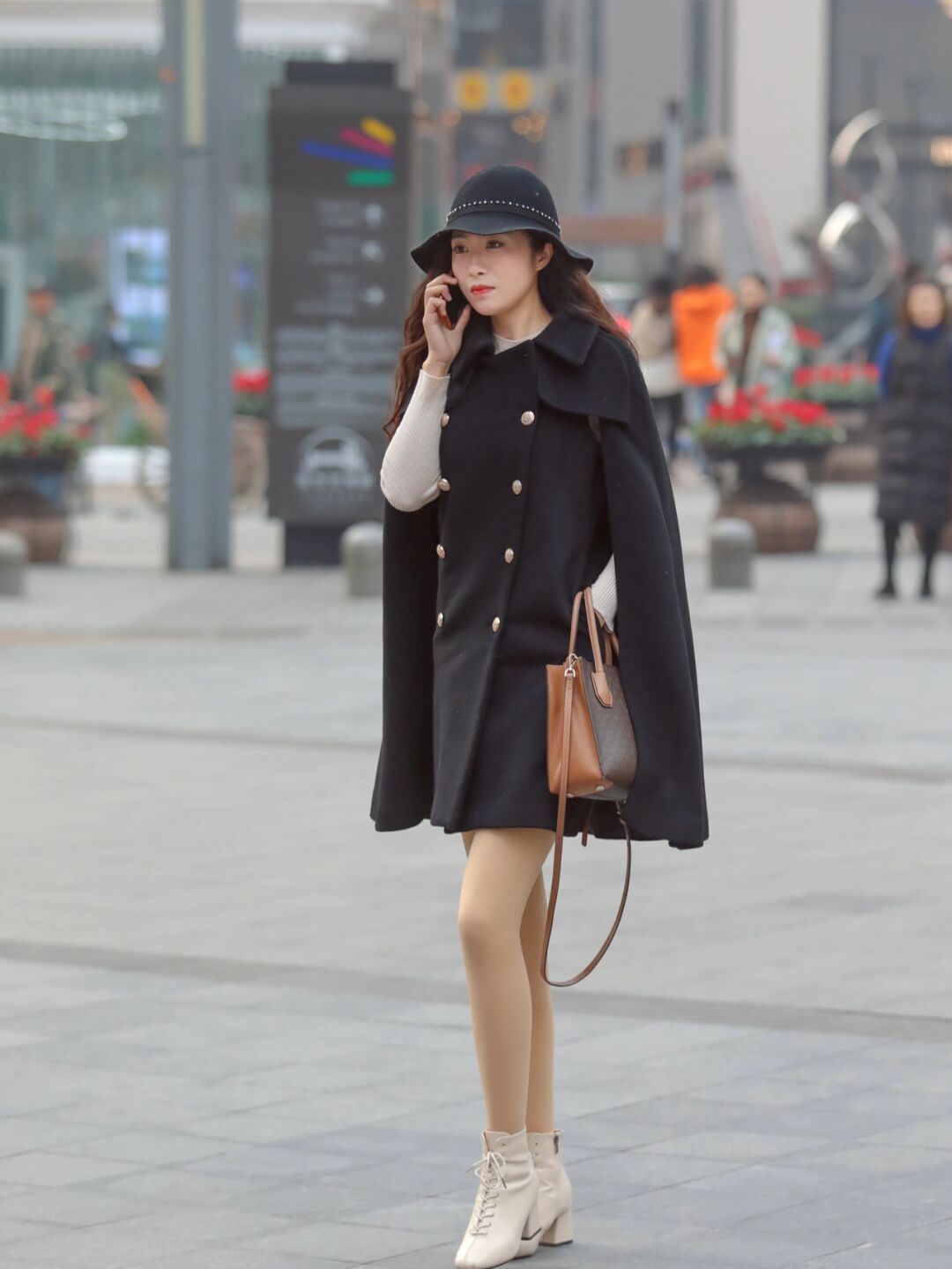 搭配# #街拍# #街头摄影# #索尼#  #相机配件分享# #重庆街拍