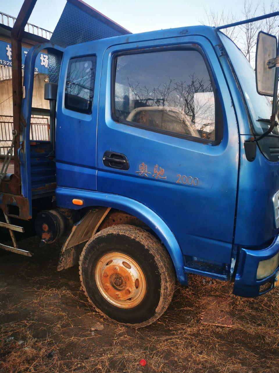 5米8奥驰2000高低速,已改拉草车