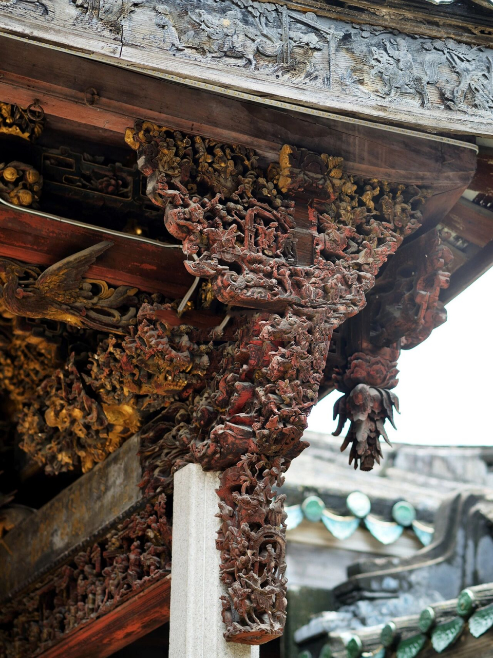 潮州义安路铁巷头的己略黄公祠,是集潮汕传统建筑艺术之大成者. .