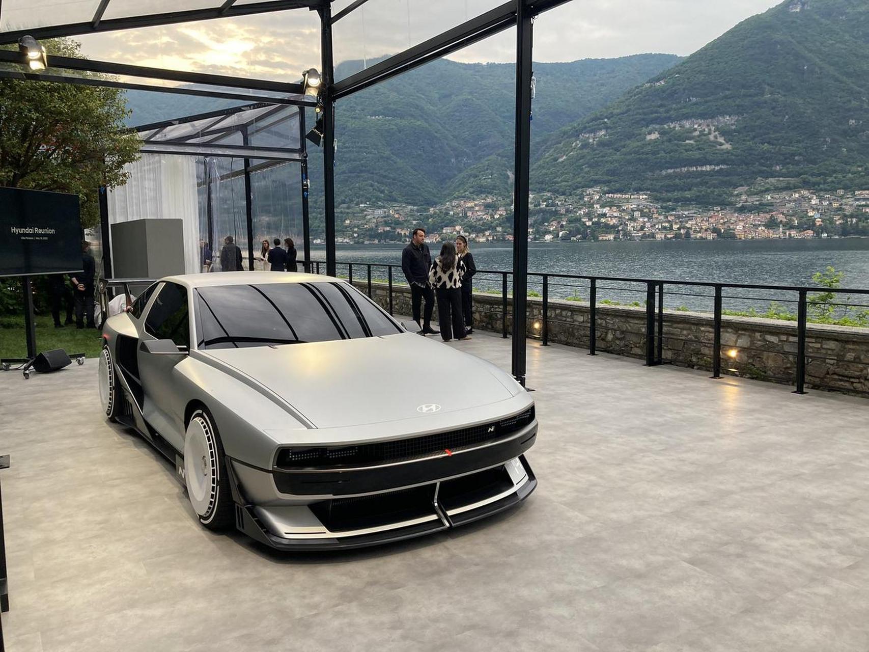 现代 n vision 74 概念车,科幻又复古,这就是赛博朋克的感觉么?