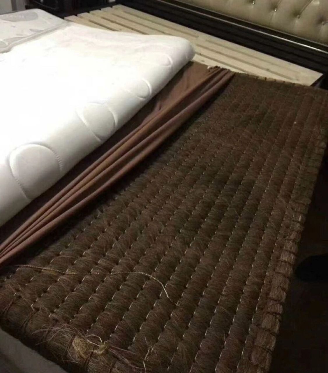 棕榈床垫的优缺点有哪些棕床垫它是我们生活中比较常见的一种家具