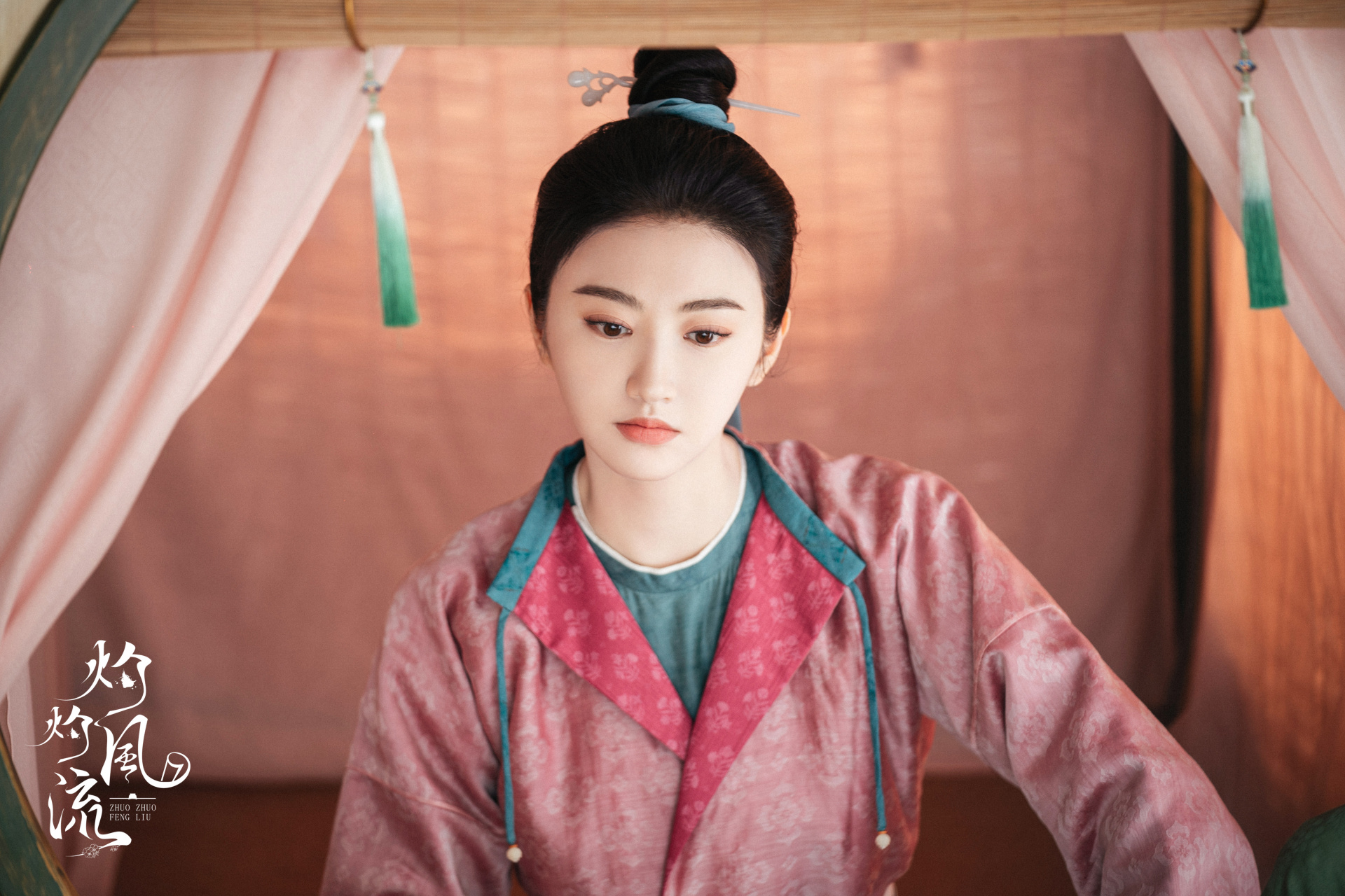 景甜 7815#灼灼风流#传送今日份剧照慕大人,今晚有好事儿发生!