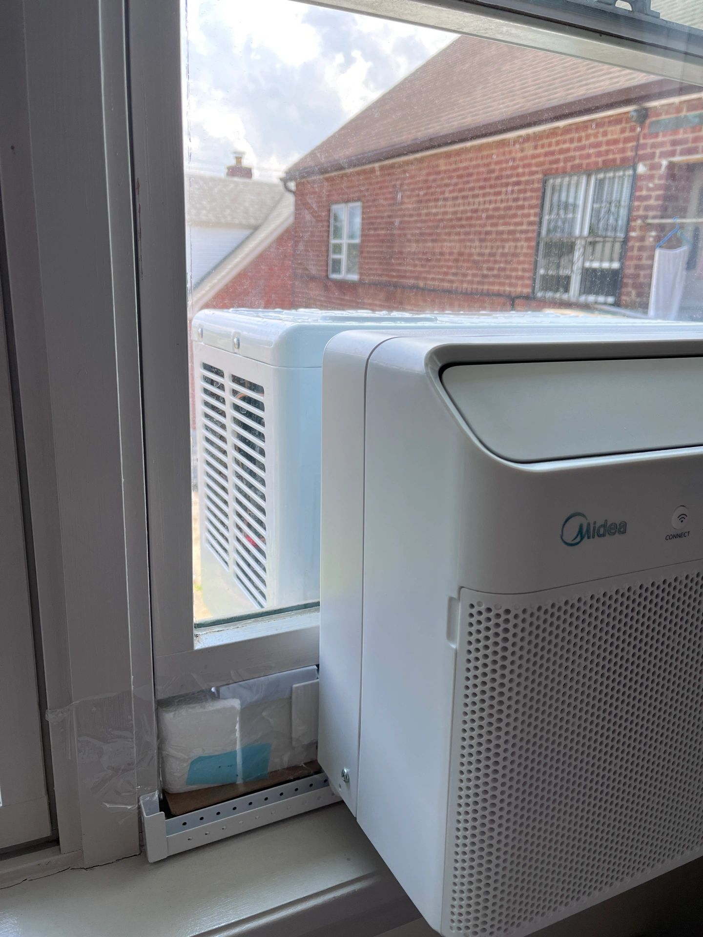midea美的u型窗机空调 搬来纽约快5年前前后后用了三四种窗机空调,这