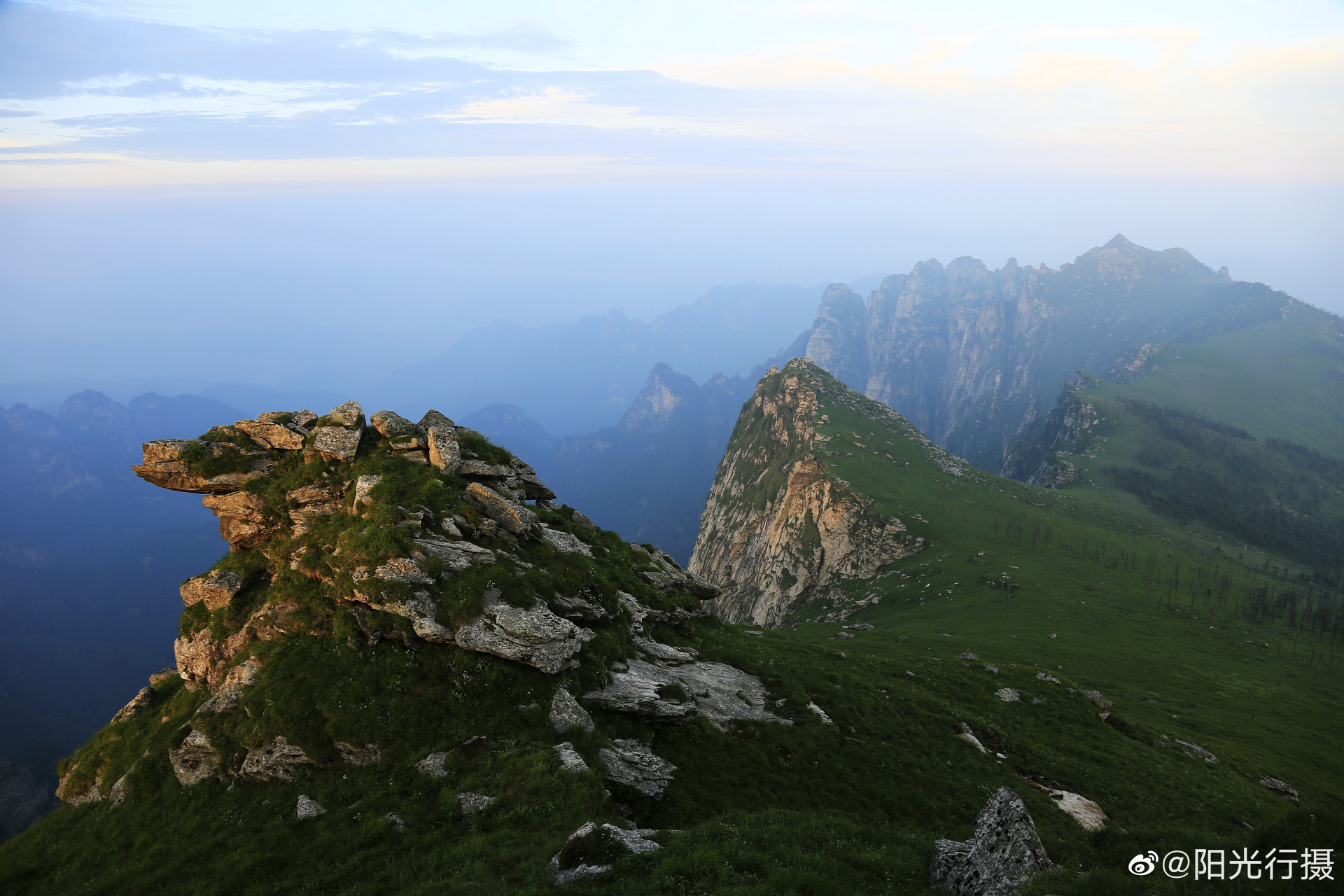 中华龙脊:秦岭号称"终南,又被称为"中华龙脊.