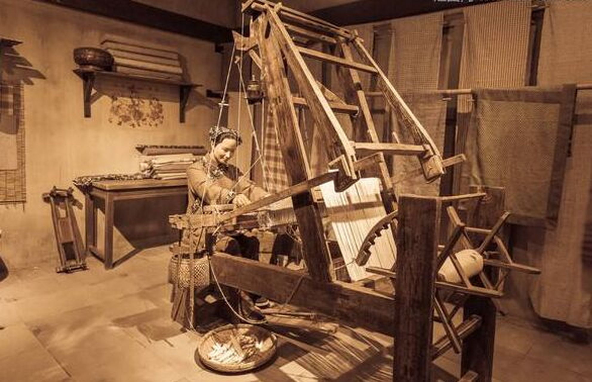 古代纺织工具有哪些及其材质?