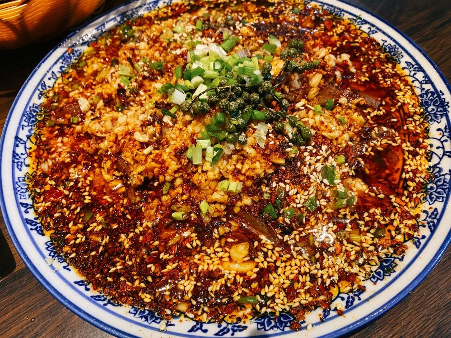 好吃了,绝绝子～便宜又好吃,80来块钱没吃完还撑得不行蒜泼羊肉看着辣