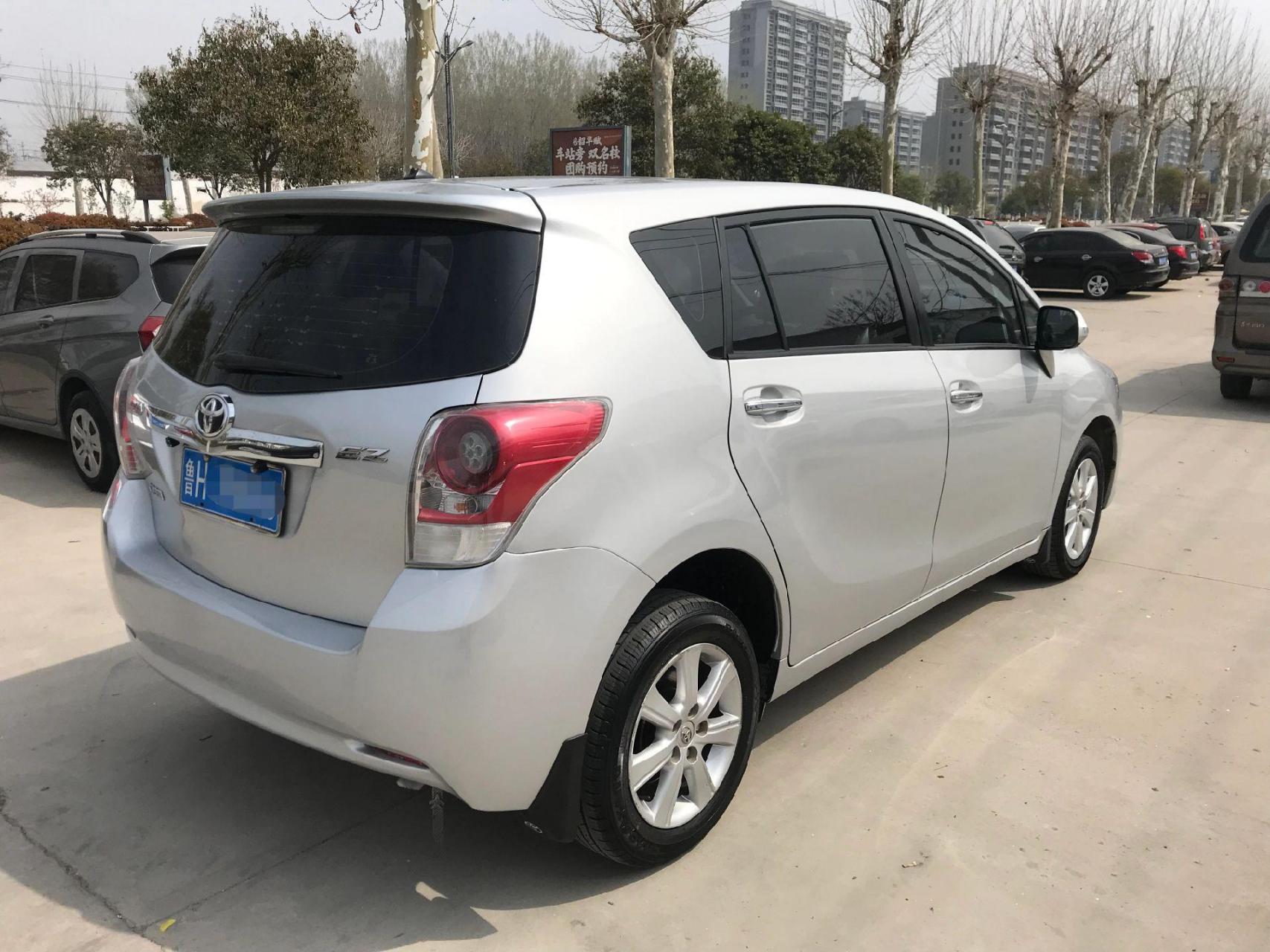 13年6月丰田逸致ez  7座1.