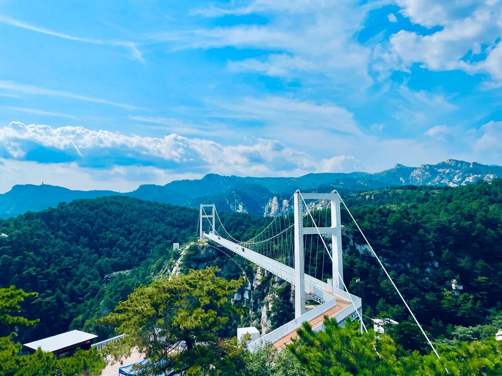 辽宁锦州北镇·医巫闾山风景区    辽宁锦州北镇医巫闾山 是一个aaaa