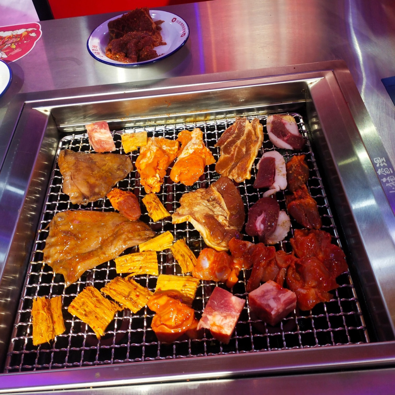 安阳探店 | 小猪查理自助烤肉 91小浩跨年和姐妹打卡了小猪查理,是