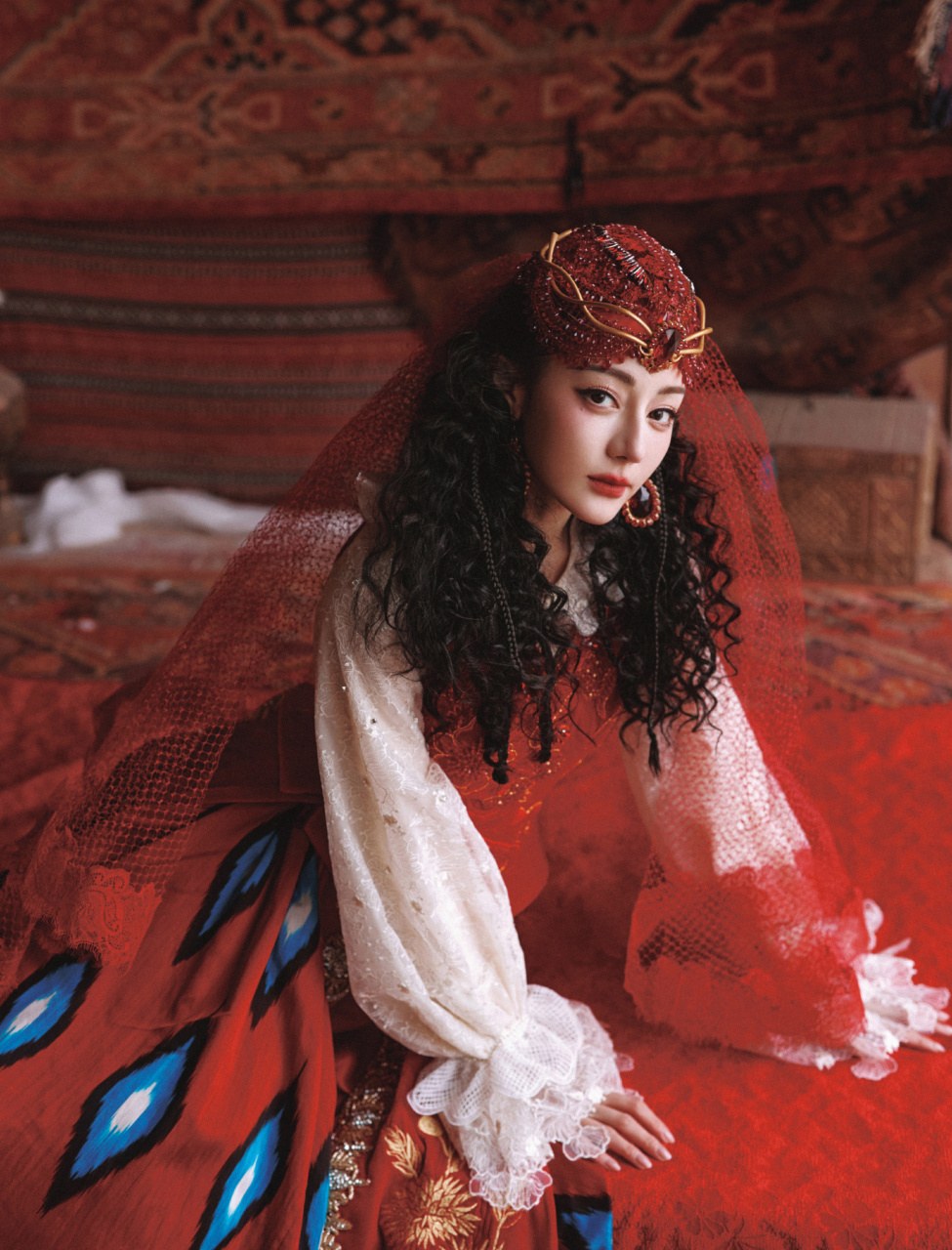 迪丽热巴龙年大吉艾德莱斯红舞裙